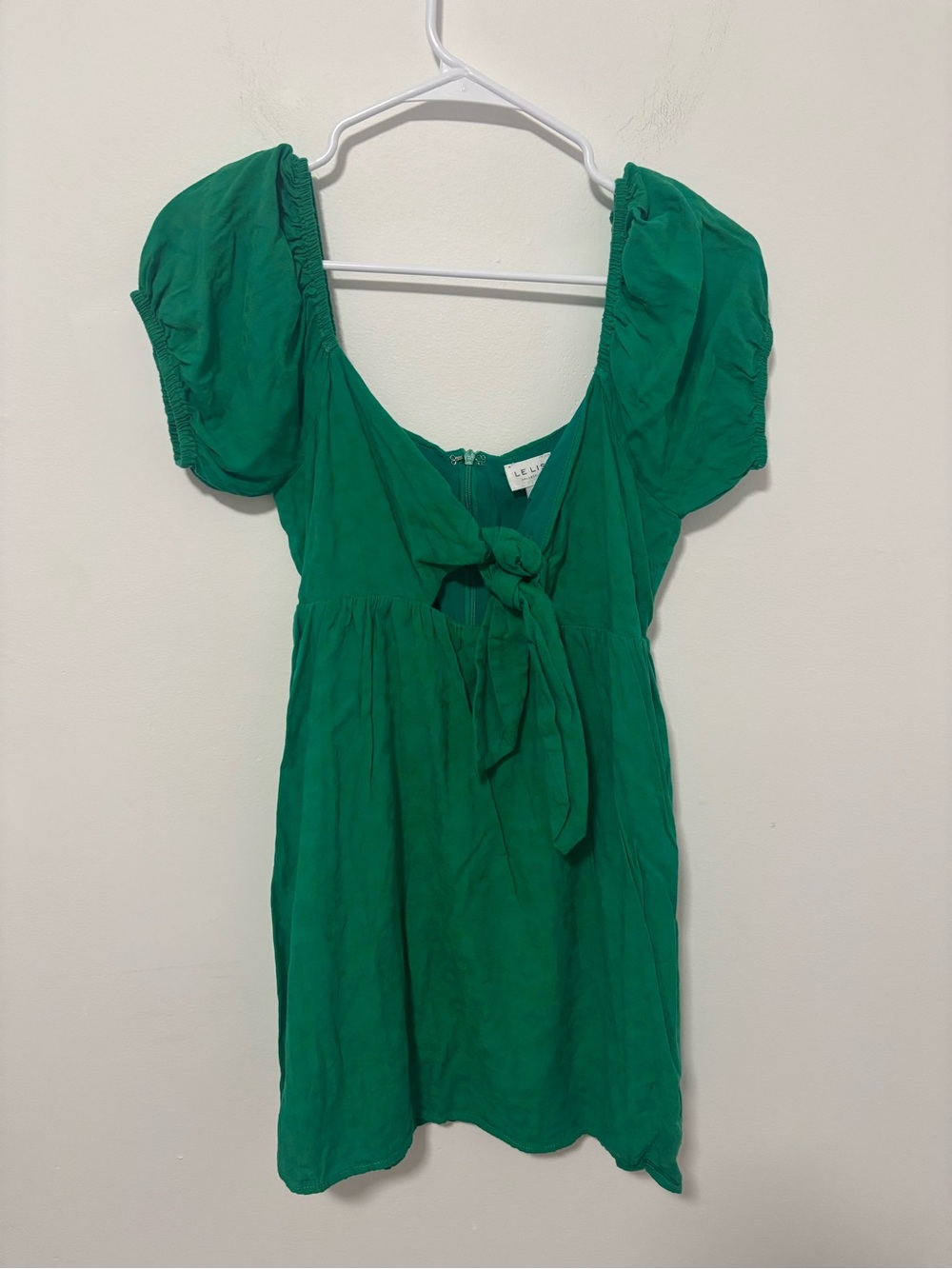 Le lis green subtle floral puff sleeve mini dress